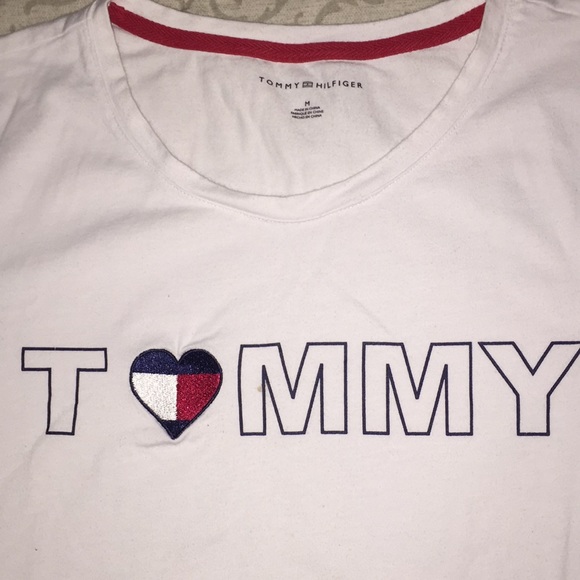 ✅Tommy Hilfiger Tee - Picture 2 of 6